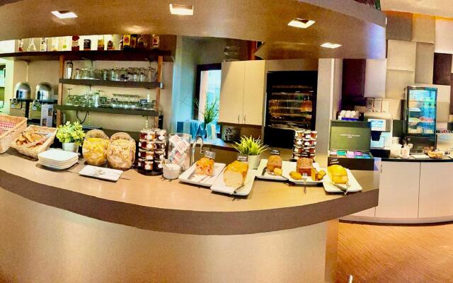 Hotel Kyriad Vichy Spa Cinq Mondes