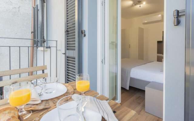 Pozzo Vertical Apartment With Garden and Parking