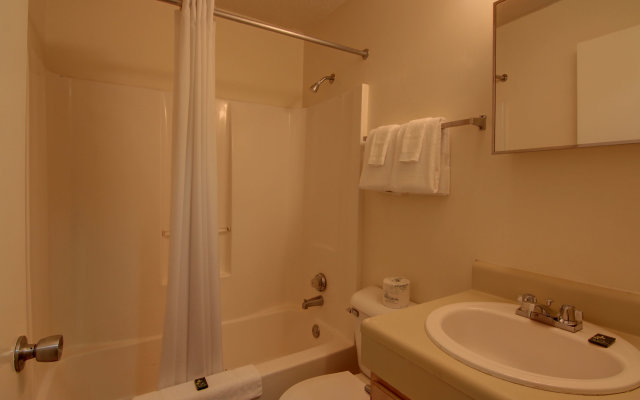 Intown Suites Extended Stay Select Houston - Stafford