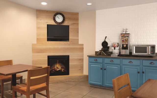 Country Inn & Suites by Radisson, Georgetown, KY