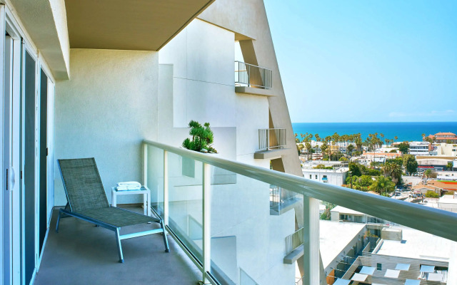 Hyatt Centric Delfina Santa Monica