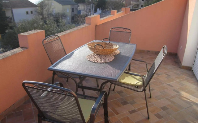 Apartments with a parking space Maslenica, Novigrad - 6573