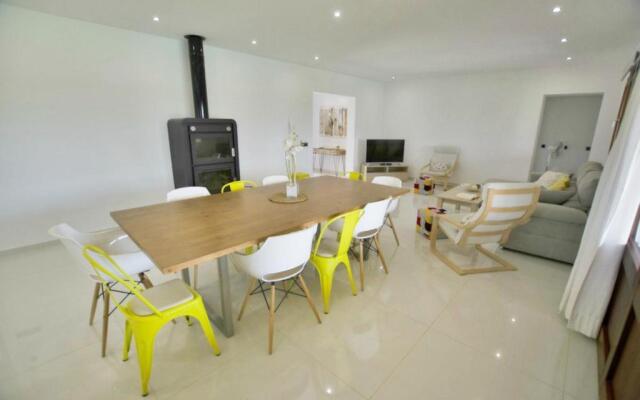 Villa Mediterranea for 10 , new luxury Villa .