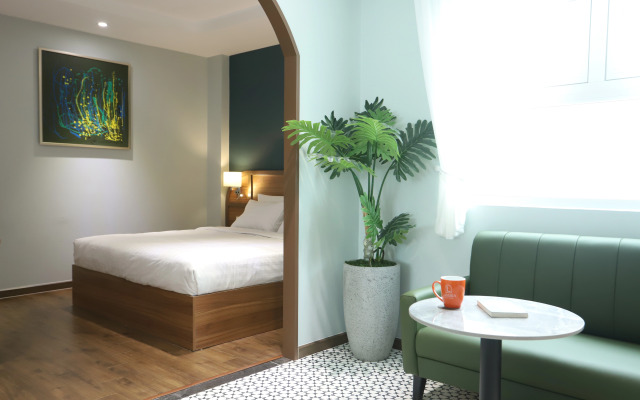 Lanura Apartments and Hotel