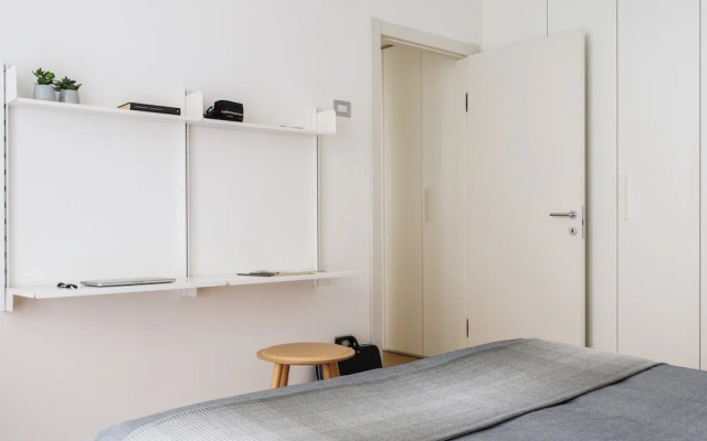 JOIVY Lovely 1-Bed W/Balcony & Parking