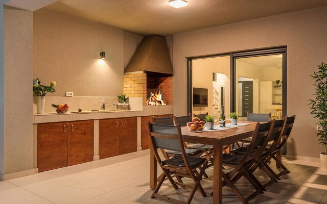 Beautiful Home in Premantura With Wifi and 4 Bedrooms