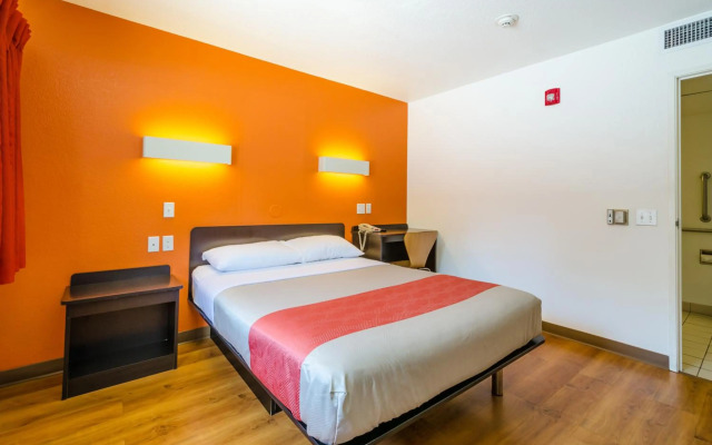 Motel 6 Thornton, CO