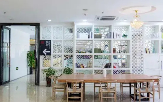 Chuanglian Guopei Zhongxin Hotel