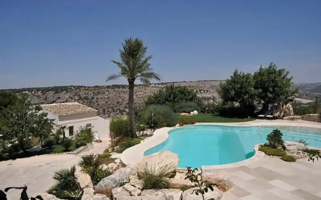 Villa Iris