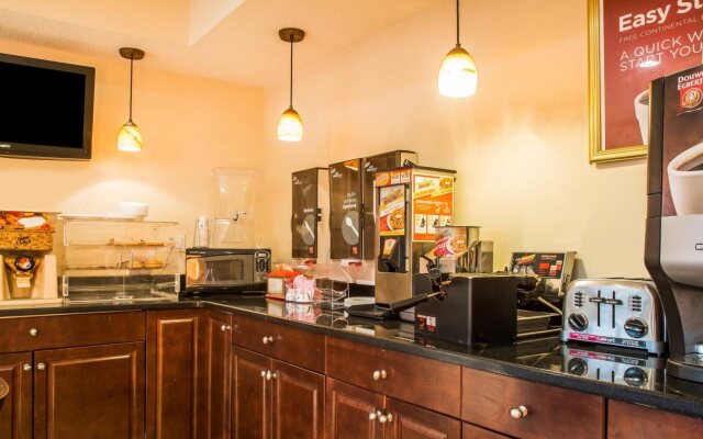 Red Carpet Inn Norwalk