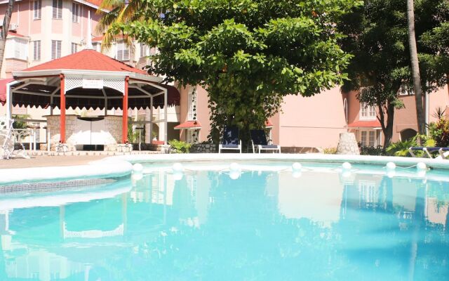 Fisherman's Point  Beach Resort