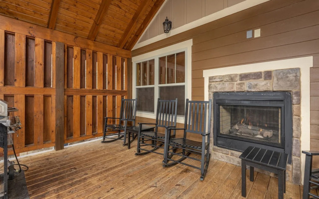 Splash Mansion - Four Bedroom Chalet