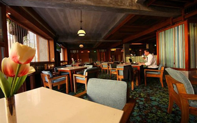 Grand Diamond City Hotel & Casino