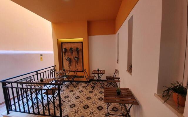 Inn Faro - Casa Amarela - Guest House