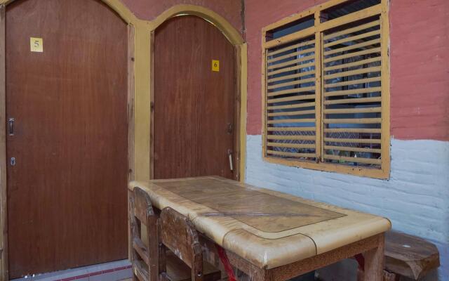 SPOT ON 1762 Gandrung Payungan Family Inn