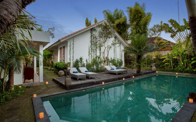 Room & Vespa 3
