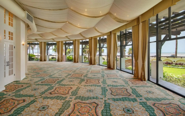 Grand Galvez Resort, Autograph Collection