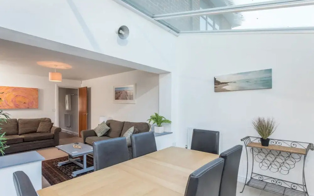 Utopia House