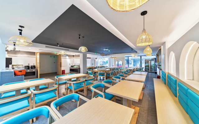 12C Baiyujing Hot Spring Resort Furong – Business – Xiangxi