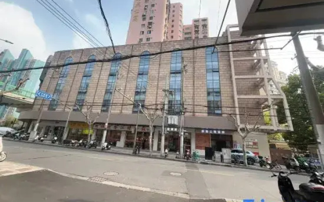 Xinao Serviced Apartment(Shanghai Stadium, Xuhui Riyouguang Center Store)