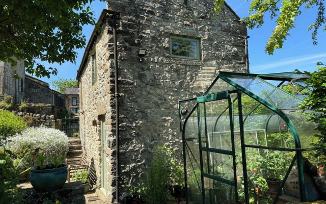 Tor Barn