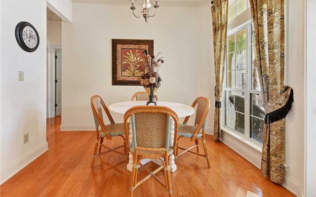 Royal Swan - Three Bedroom Home