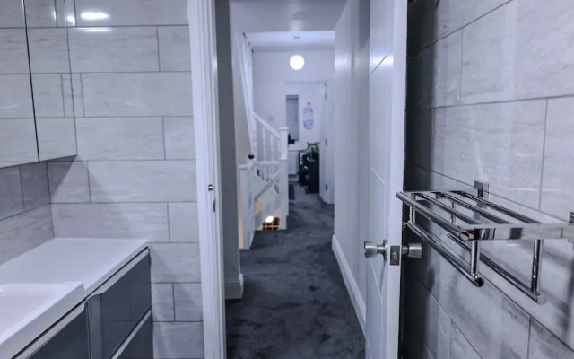 Sleeps17 Bliss 7-bedroom Luxury Escape Birmingham