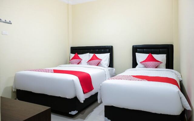 OYO Life 1149 Hotel Mustika