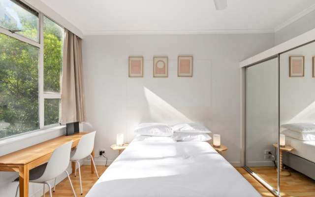 Perfectly Located Studio by Rushcutters Bay Park – Guest Rooms – Sydney