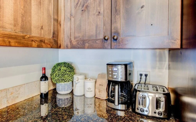 Comanche Peak by Boutiq