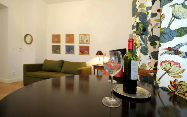 Crystal Suites Old Town