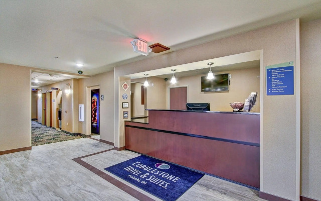 Cobblestone Hotel & Suites – Pulaski/Green Bay
