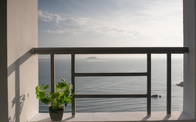 Handy Beachfront Apartment