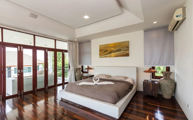 Unique Pool Villa with 5 Bedrooms and Sea View (PM-C1)