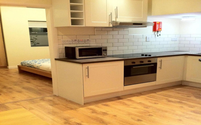 Lyall Apartment Hotel