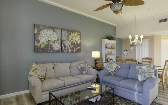 307 Casa Bella 2 Bedroom Condo by Redawning