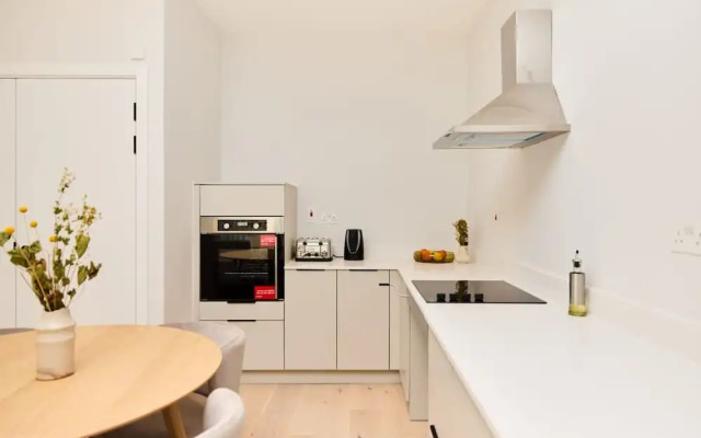 The Brondesbury Hideout - Breathtaking 1bdr Flat With Terrace Parking