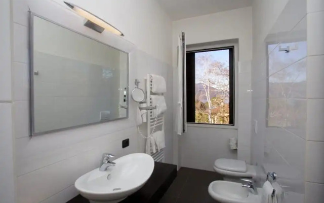 Hotel Lido di Angera