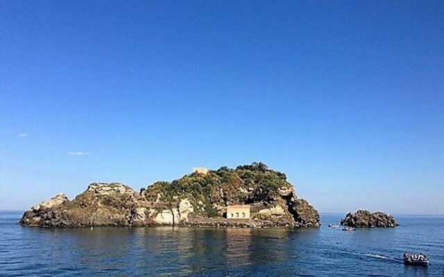 Apartment With 2 Bedrooms in Aci Castello, With Wonderful sea View, Fu