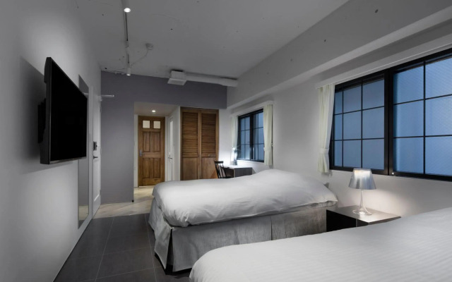 City Hotel N.U.T.S.