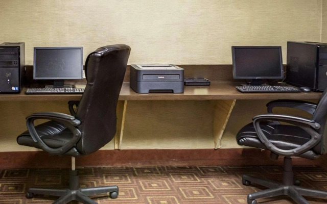 Comfort Suites Airport