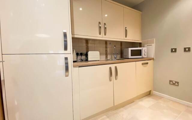 Kelvingrove Art Gallery Flat - Private Parking