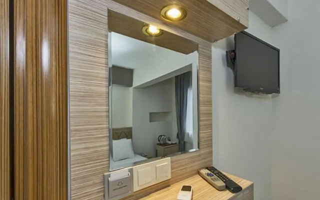 Metrolux Hotel
