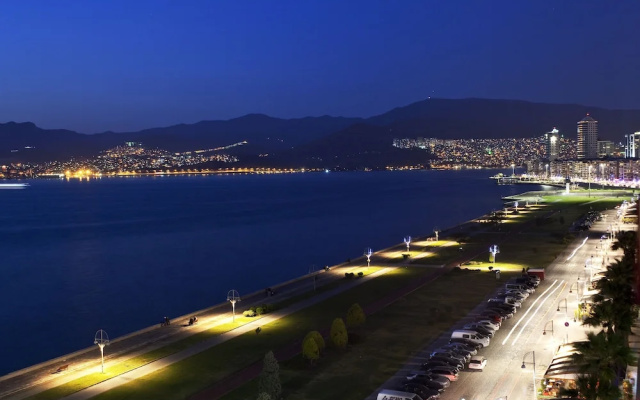 Izmir Palas