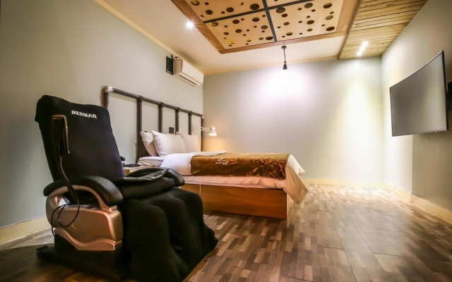 Cheonan From H Dorothy Hotel