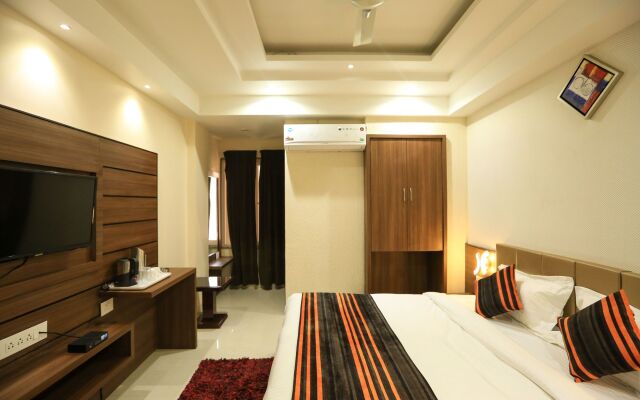 Capital O 8650 Hotel Johri Residency