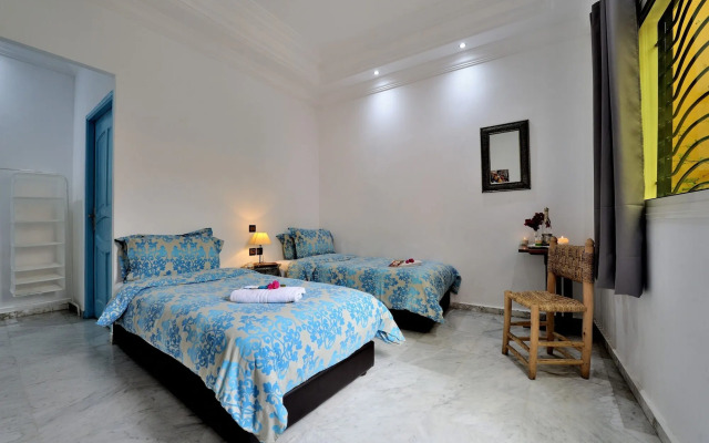 Lhostel
