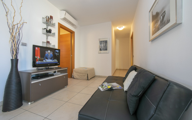 Vista di Maccagno Fantastico Pool