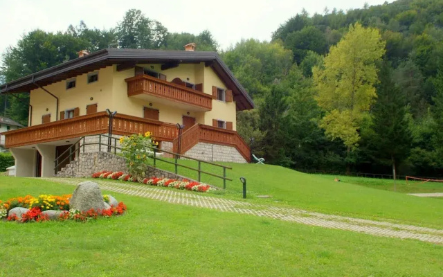 Scenic Holiday Home in Ledro near Spiggia Besta Lido