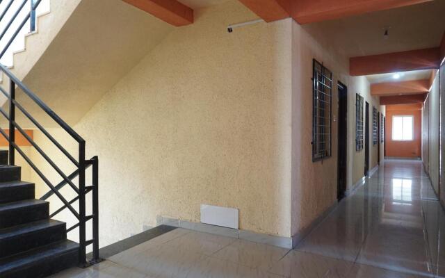 OYO 86266 Hotel Golden Lodge